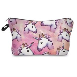 💕 NWT Cute Little Unicorn Zip Up Makeup Pouch 💕